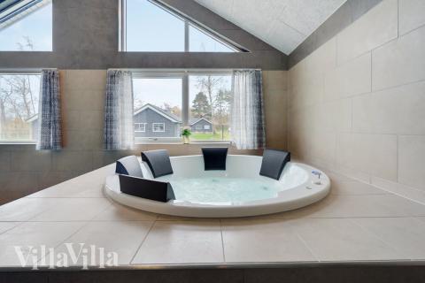 Nyd varmen i spaen i luksushus nr. 509 i Lolland/Falster/Møn