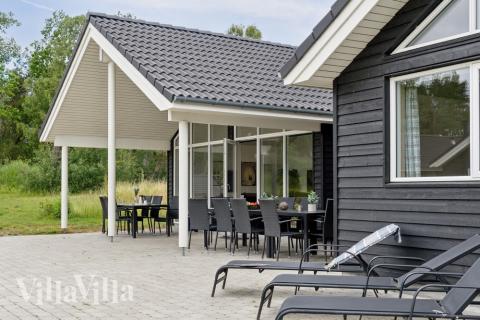 Stor terrasse ved luksushus nr. 509 i Lolland/Falster/Møn.