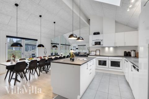 Køkkenet i luksushus nr. 502 er godt indrettet.