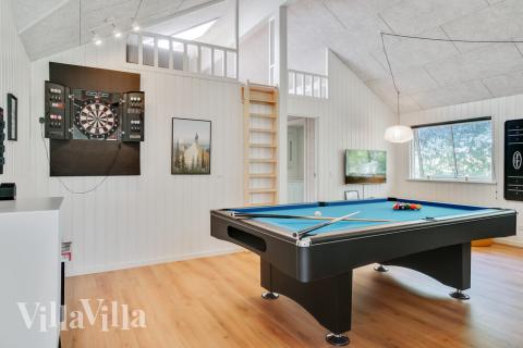 Aktivitetsrum i luksushus nr. 515 med 5 soveværelser og plads til 14 personer.