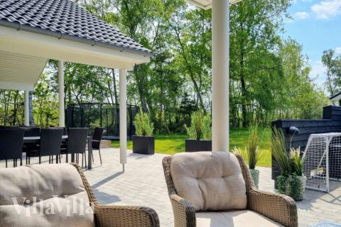 Luksushus nr. 515 har en dejlig terrasse med gode havemøbler til 14 personer.