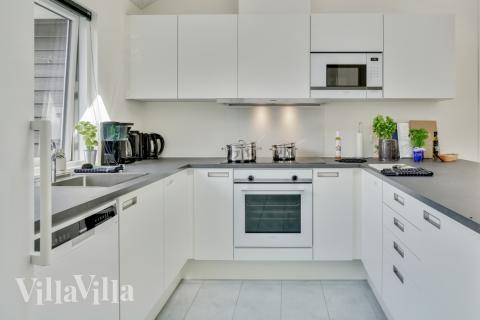 Køkkenet i luksushus nr. 515 er godt indrettet.