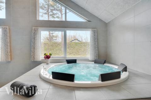 Nyd varmen i spaen i luksushus nr. 517 i Lolland/Falster/Møn