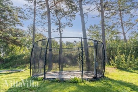 Ud over de mange timer, man kan bruge i husets pool-afdeling, så byder luksushus 517 også på mange udendørs aktiviteter