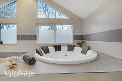 Nyd varmen i spaen i luksushus nr. 507 i Lolland/Falster/Møn