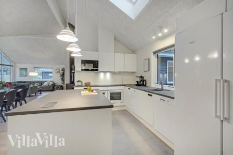 Køkkenet i luksushus nr. 507 er udstyrret, så I let kan lave mad til 18 personer.