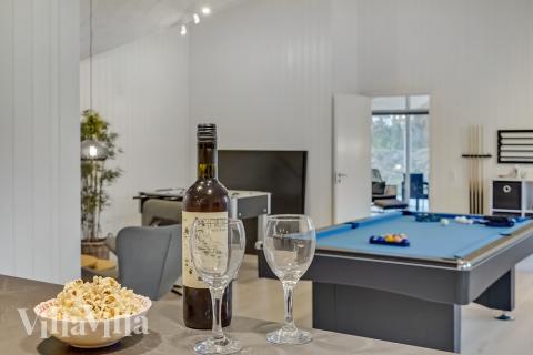 Dyst i sommerhusets aktivitetsrum, når I besøger luksushus nr. 507 i Lolland/Falster/Møn.