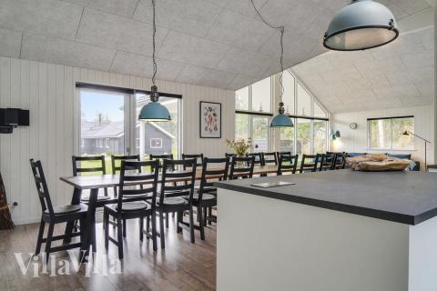 Opholdsrum med plads til 18 i luksushus nr. 506.