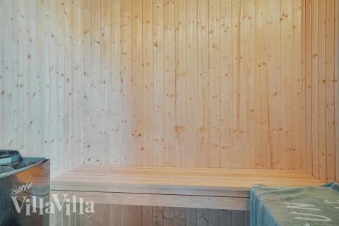 Nyd varmen i saunaen i luksushus nr. 497 til 26 personer