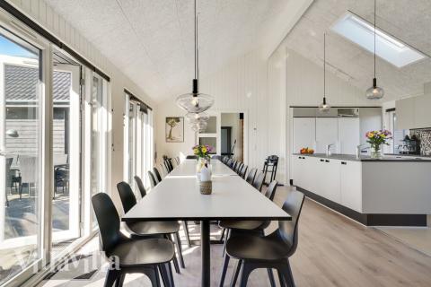 Det store lyse opholdrum i luksushus nr. 497 til 26.