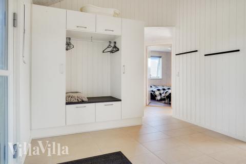 Den rummelige entre i luksushus nr. 497 i Sydjylland