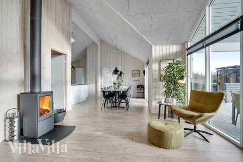 Det store lyse opholdrum i luksushus nr. 522 til 14.