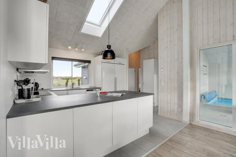 Køkkenet i luksushus nr. 522 er godt indrettet.