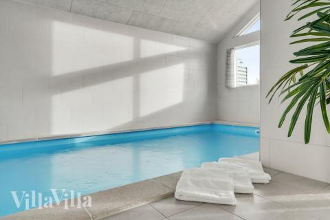 Den lækre pool i luksushuse nr. 522 til 14 personer