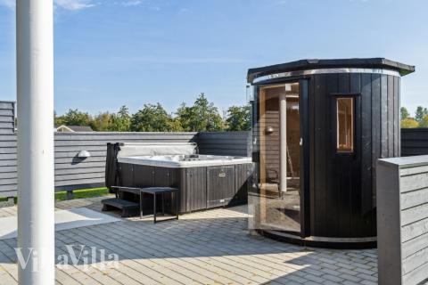 Nyd varmen i spaen i luksushus nr. 522 i Lolland/Falster/Møn