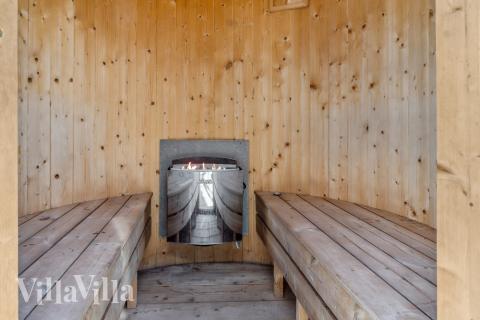 Nyd varmen i saunaen i luksushus nr. 522 til 14 personer