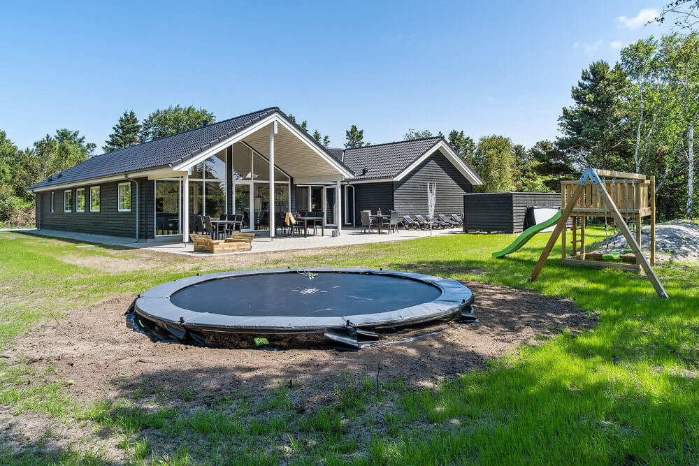 Dette skønne poolhus nr. 498 med plads til 18 personer ligger i Vestjylland