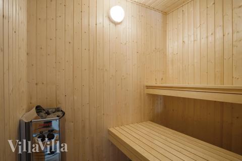 Nyd varmen i saunaen i luksushus nr. 498 til 18 personer