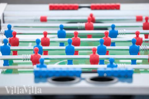 Luksushus 498 til 18 personer byder på et stort aktivitetsrum med bl.a. billard og dart