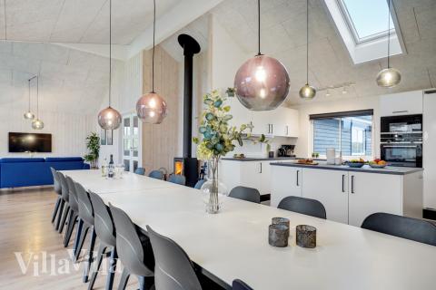 Opholdsrum med plads til 16 i luksushus nr. 521.