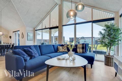 Sofahjørnet i luksushus 521 i Sydjylland.