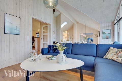 Sofaen i luksushus 521 i Sydjylland indbyder til brætspil eller at se en film sammen.