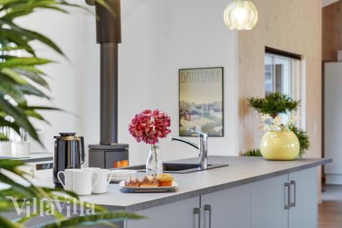 I luksushusets køkken findes alt, hvad I skal bruge til at lave mad til 20 personer. 