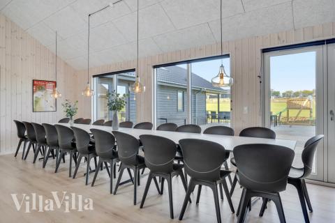 Det store lyse opholdrum i luksushus nr. 499 til 24.