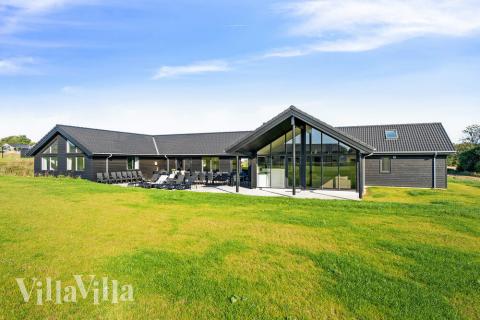 Dette skønne poolhus nr. 531 med plads til 30 personer ligger i Sydjylland
