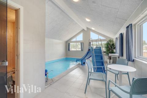 Tag en dukkert i poolen i luksushus nr. 516 i Vestjylland.