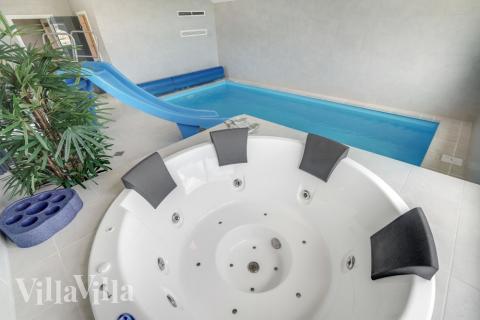 Nyd varmen i spaen i luksushus nr. 516 i Vestjylland