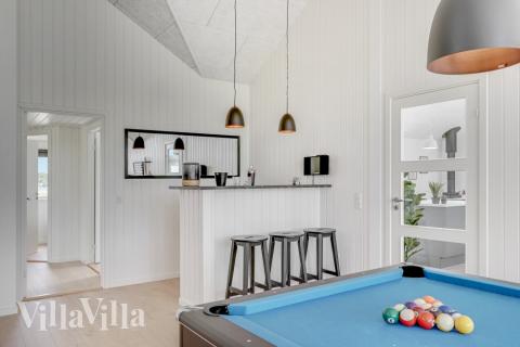 Luksushus 516 til 24 personer byder på et stort aktivitetsrum med bl.a. billard og dart