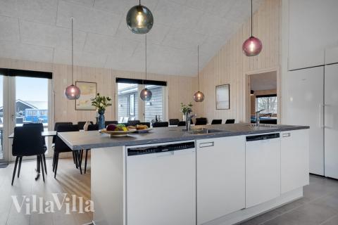 Velindrettet køkken i luksushus nr. 526 i Sydjylland.