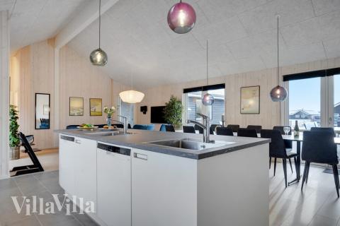 I luksushusets køkken findes alt, hvad I skal bruge til at lave mad til 20 personer. 