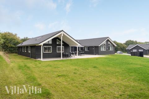 Dette skønne poolhus nr. 526 med plads til 20 personer ligger i Sydjylland