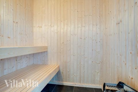 Nyd varmen i saunaen i luksushus nr. 518 til 14 personer