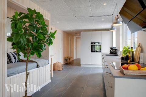 Køkkenet i luksushus nr. 518 er godt indrettet.