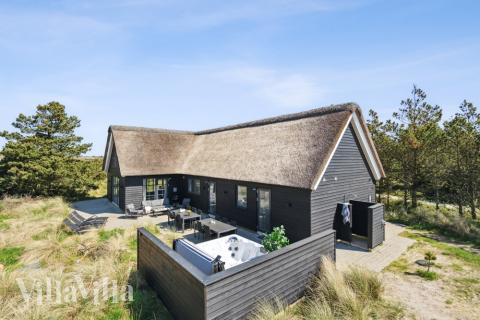 Dette skønne spahus nr. 518 med plads til 14 personer ligger i Vestjylland