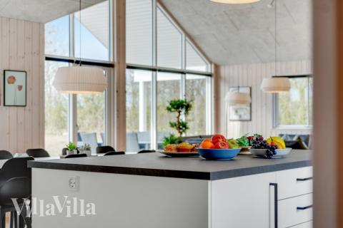 Køkkenet i luksushus nr. 488 er udstyrret, så I let kan lave mad til 18 personer.