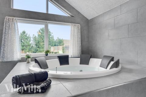 Nyd varmen i spaen i luksushus nr. 532 i Lolland/Falster/Møn