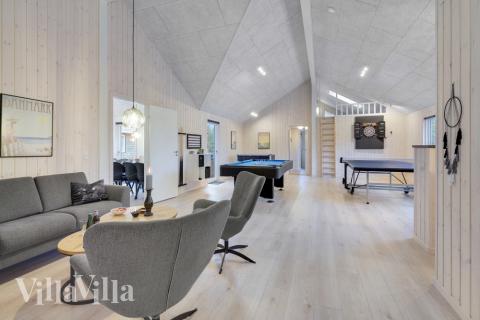 Aktivitetsrum i luksushus nr. 532 med 8 soveværelser og plads til 20 personer.