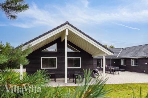 Flot sommerhus nr. 532 med god plads til op til 20 personer
