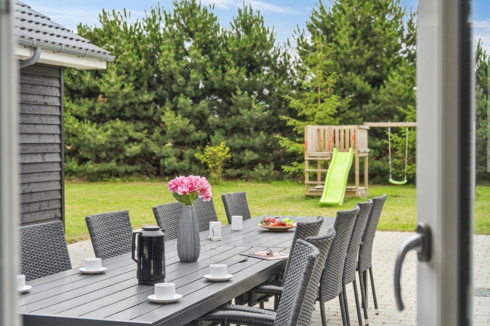 Luksushus nr. 532 har en dejlig terrasse med gode havemøbler til 20 personer.