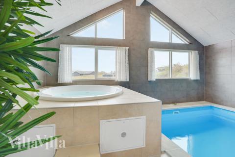 Nyd varmen i spaen i luksushus nr. 530 i Sydjylland