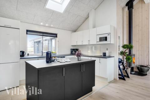 Køkkenet i luksushus nr. 527 er godt indrettet.