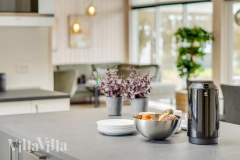 Opholdsrum med plads til 16 i luksushus nr. 527.