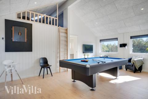 Aktivitetsrum i luksushus nr. 533 med 5 soveværelser og plads til 14 personer.