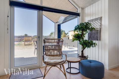 Sofaen i luksushus 533 i Vestjylland indbyder til brætspil eller at se en film sammen.