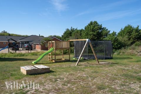 Ud over de mange timer, man kan bruge i husets pool-afdeling, så byder luksushus 533 også på mange udendørs aktiviteter