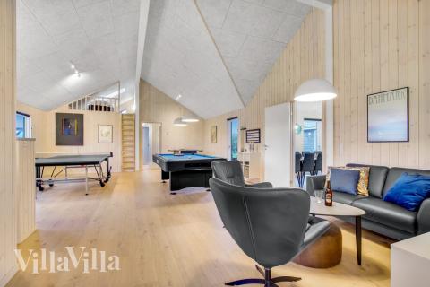 Aktivitetsrum i luksushus nr. 529 med 8 soveværelser og plads til 20 personer.